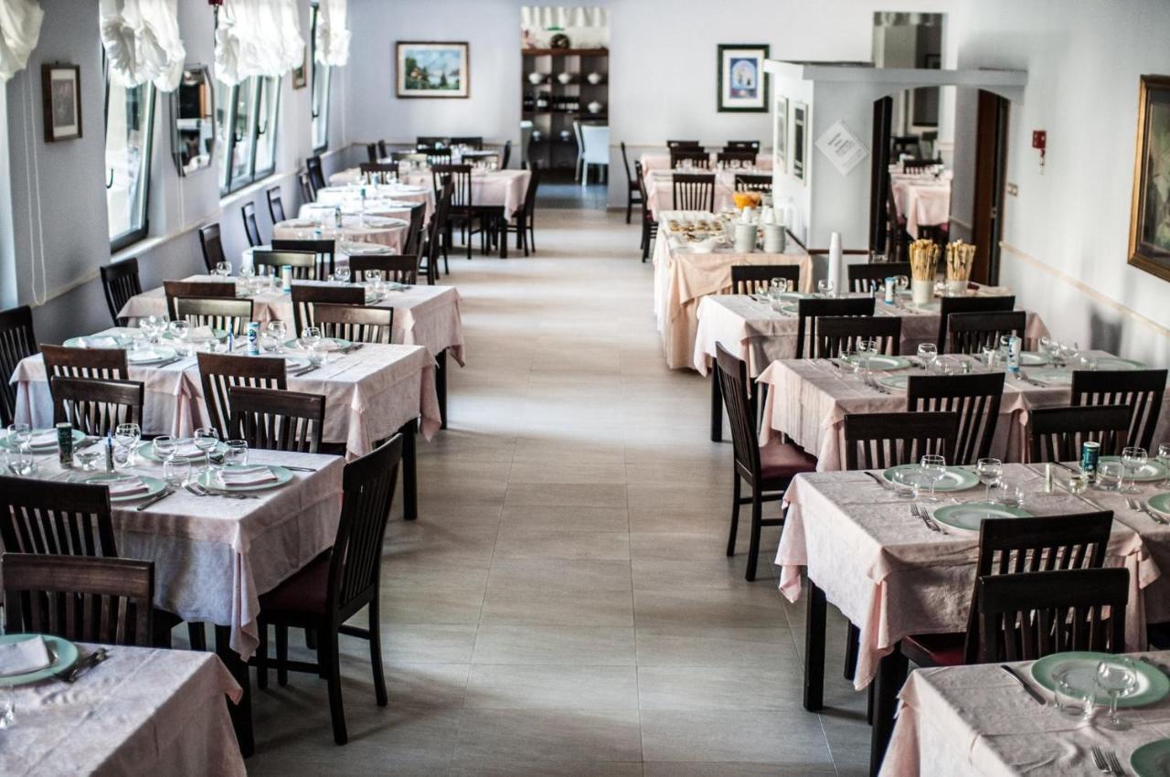 Hotel Carillon Bellaria-Igea Marina Eksteriør billede