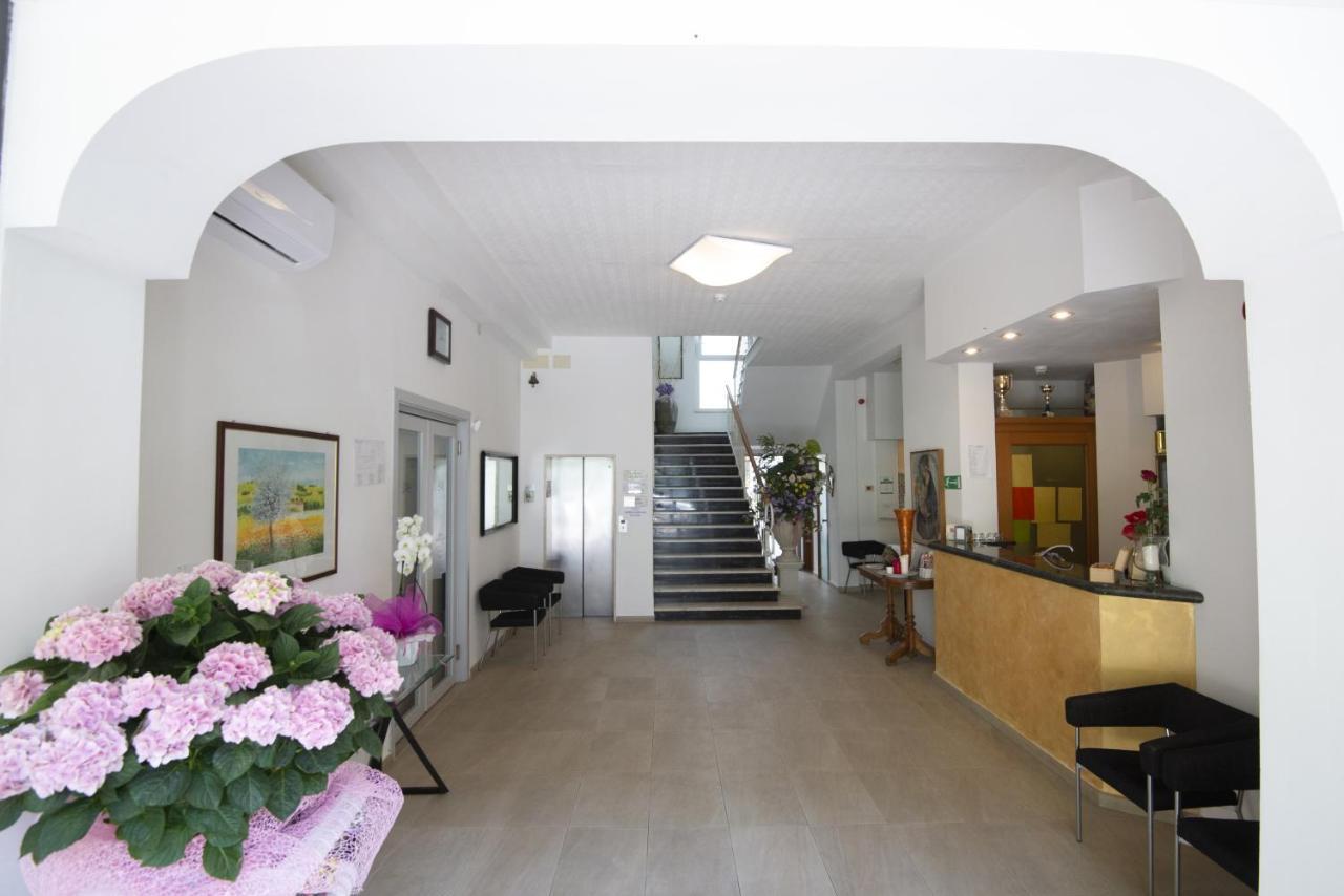 Hotel Carillon Bellaria-Igea Marina Eksteriør billede