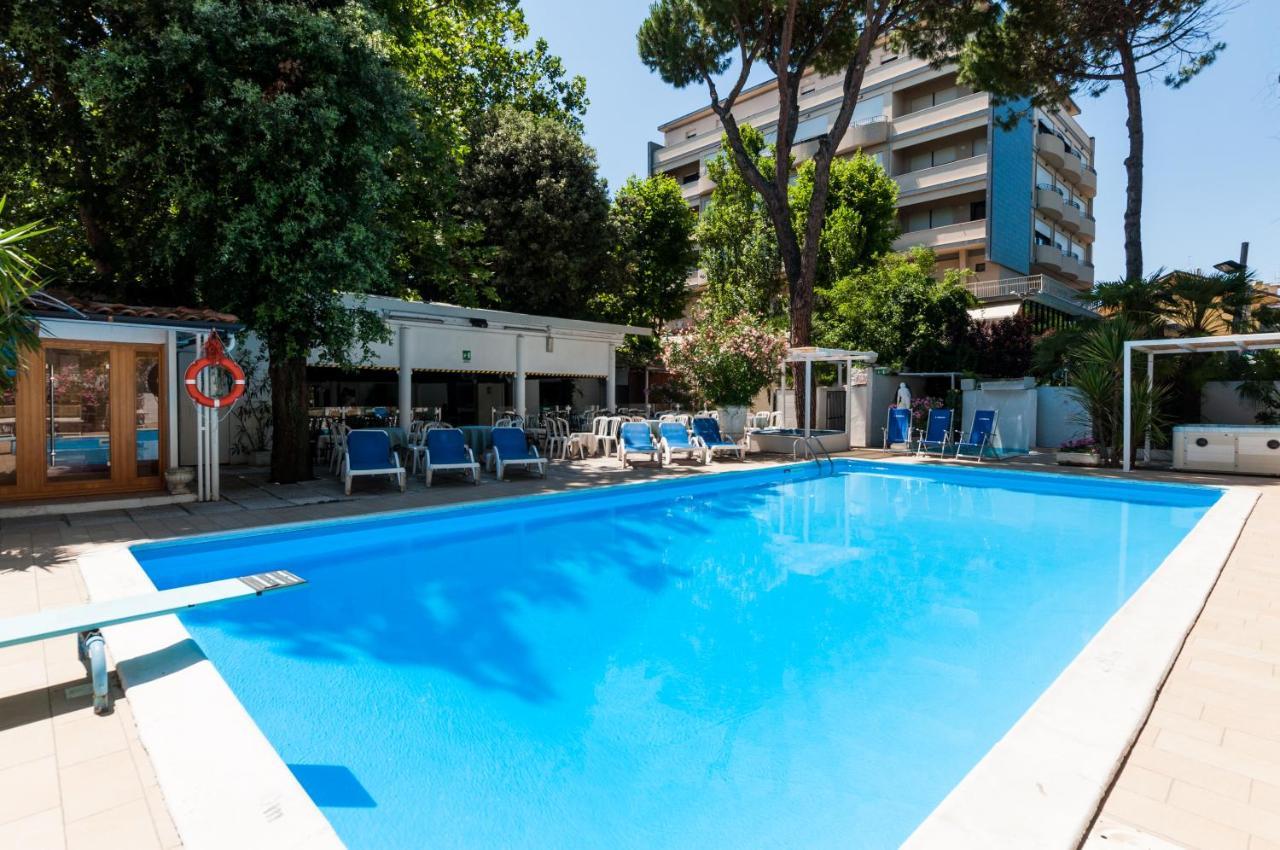 Hotel Carillon Bellaria-Igea Marina Eksteriør billede